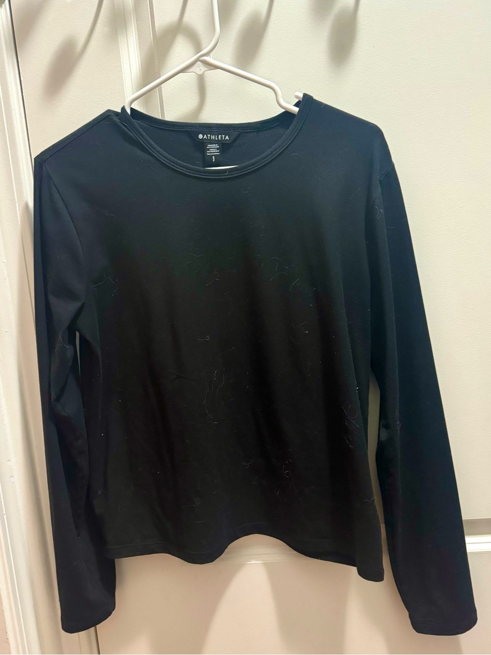 Athleta Women’s Black Long-Sleeve Crew Neck Top